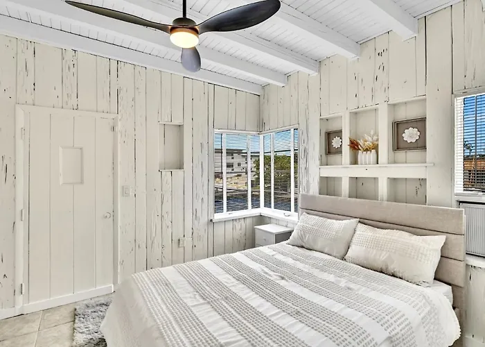 New Year And Holiday Charming Miami Riverfront Stay!