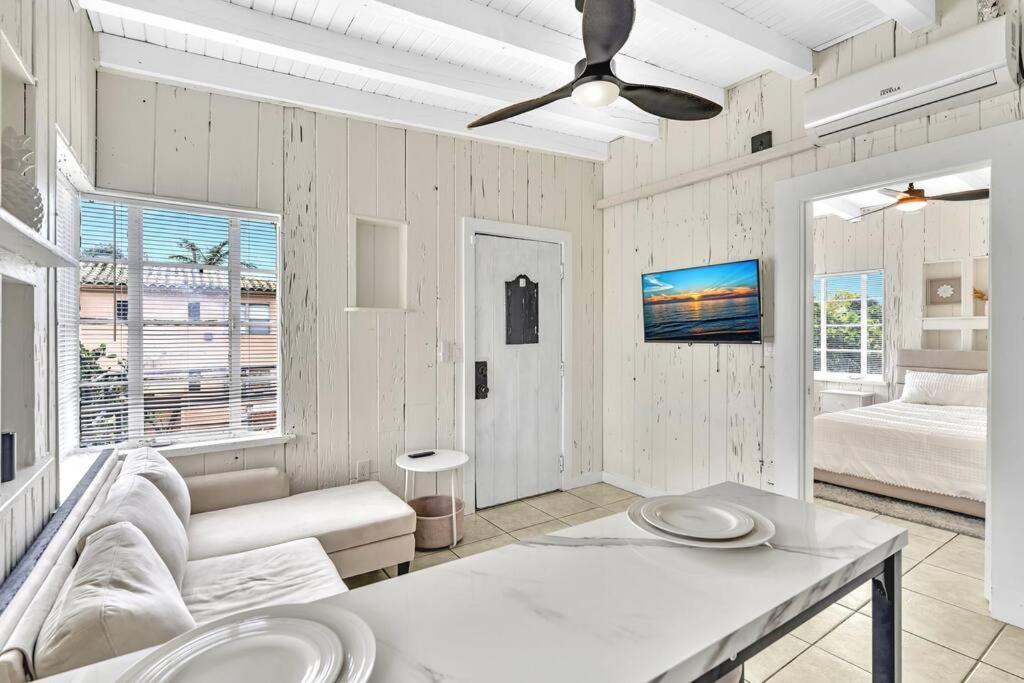 New Year And Charming Riverfront Stay! Apartamento